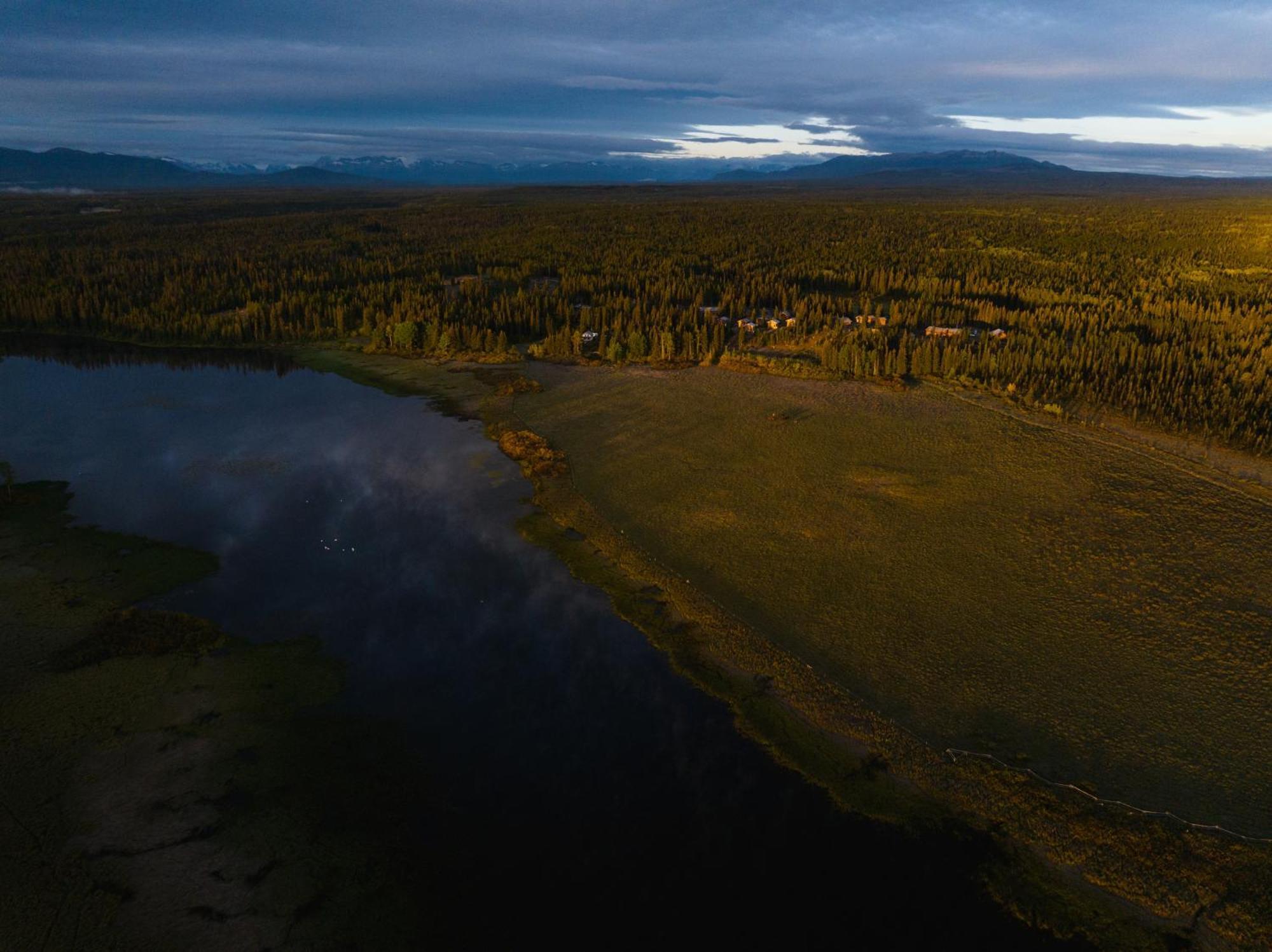 Red Cariboo Resort Anahim Lake Buitenkant foto
